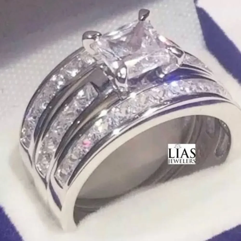 New 18k white gold wedding ring set